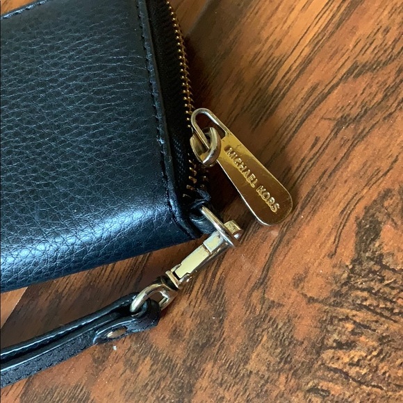 Michael Kors Black Wallet Wristlet - Picture 6 of 8